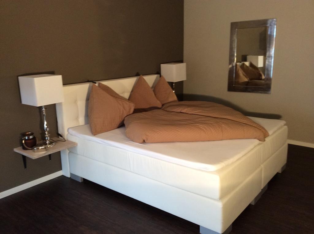 Landcafe Mit Mini Hotel Burgdorf Dış mekan fotoğraf